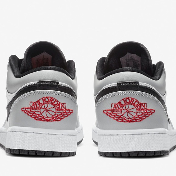 AIR JORDAN 1 low ‘ light smoke grey ‘ - Picture 4 of 5